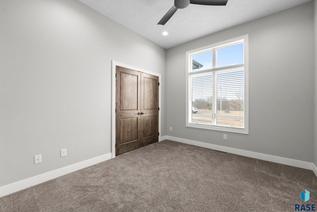 204 N Autumnwood Ct Court, Sioux Falls, SD 57110