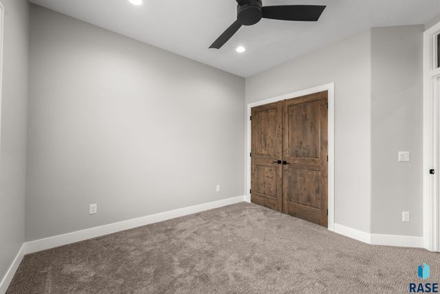 204 N Autumnwood Ct Court, Sioux Falls, SD 57110