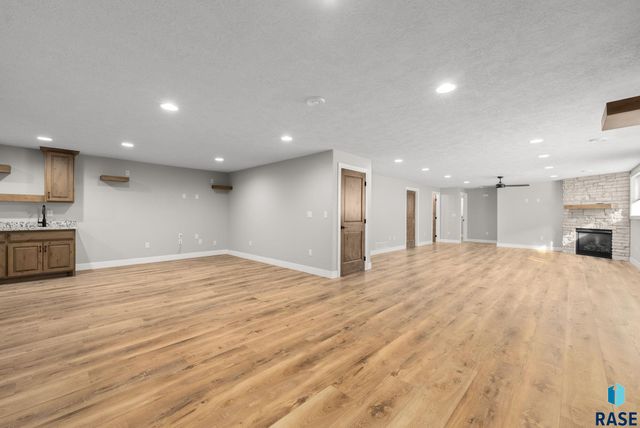 204 N Autumnwood Ct Court, Sioux Falls, SD 57110