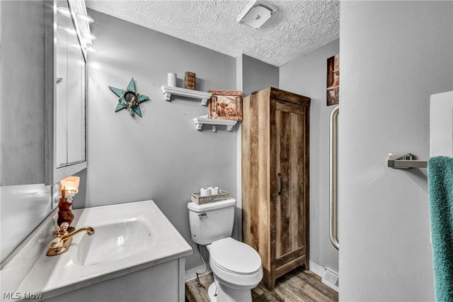 1275 Sandy Lake Road, Ravenna, OH 44266