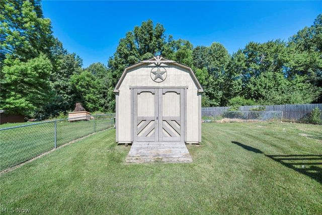 1275 Sandy Lake Road, Ravenna, OH 44266