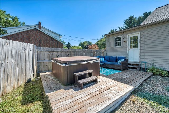 1275 Sandy Lake Road, Ravenna, OH 44266