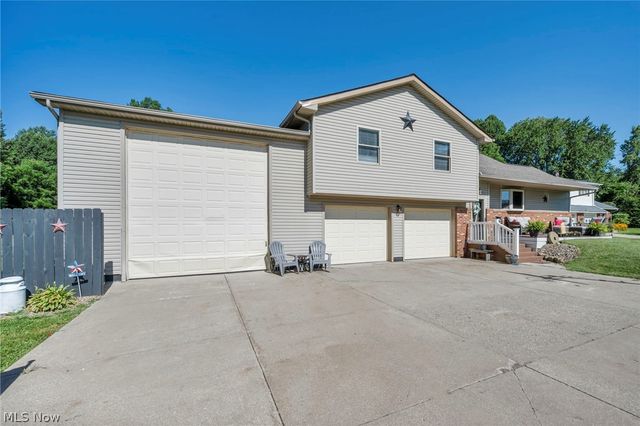 1275 Sandy Lake Road, Ravenna, OH 44266