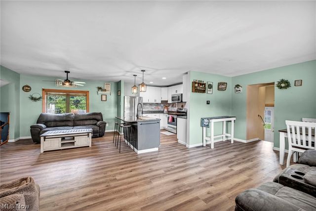 1275 Sandy Lake Road, Ravenna, OH 44266