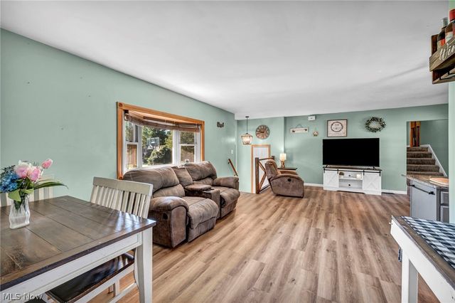 1275 Sandy Lake Road, Ravenna, OH 44266