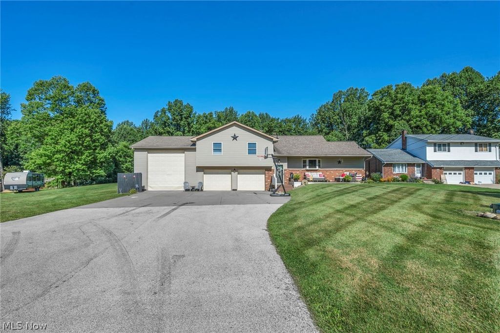 1275 Sandy Lake Road, Ravenna, OH 44266