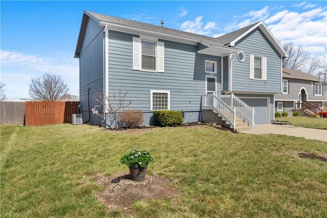 120 W Skylark Street, Gardner, KS 66030