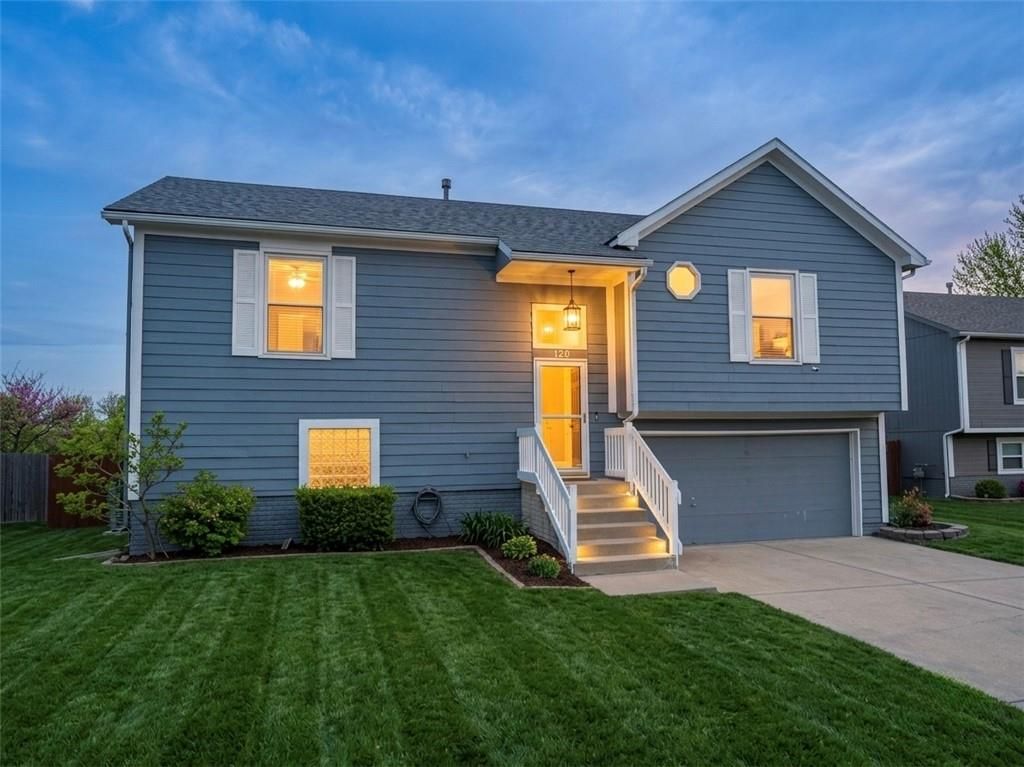120 W Skylark Street, Gardner, KS 66030