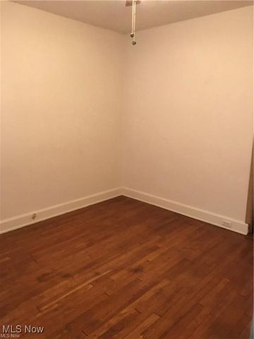 2067 Carabel Avenue, Lakewood, OH 44107