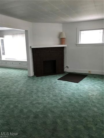 2067 Carabel Avenue, Lakewood, OH 44107