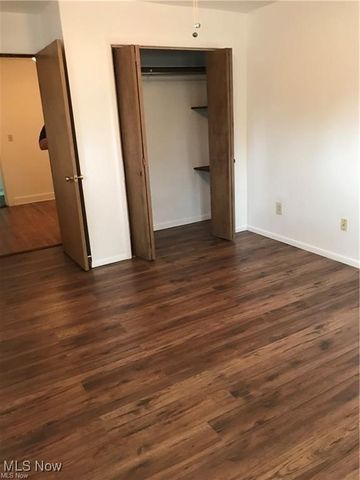 2067 Carabel Avenue, Lakewood, OH 44107