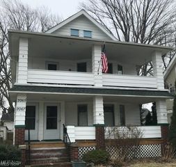2067 Carabel Avenue, Lakewood, OH 44107