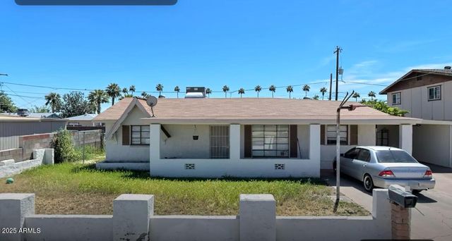 4913 W STELLA Lane, Glendale, AZ 85301