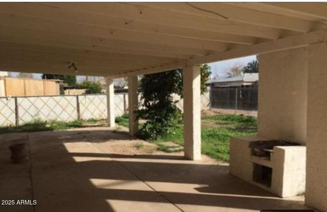 4913 W STELLA Lane, Glendale, AZ 85301