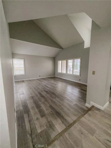 5018 Evanwood Avenue, Oak Park, CA 91377