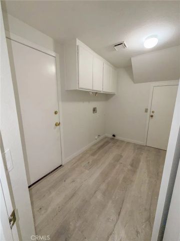 5018 Evanwood Avenue, Oak Park, CA 91377