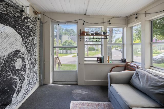 76 Ward Street, Burlington, VT 05401