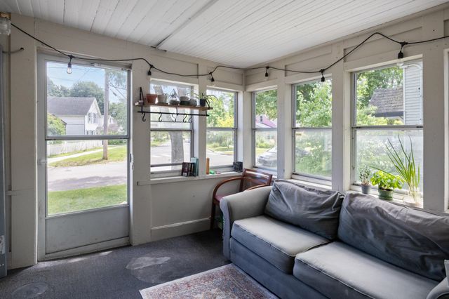 76 Ward Street, Burlington, VT 05401