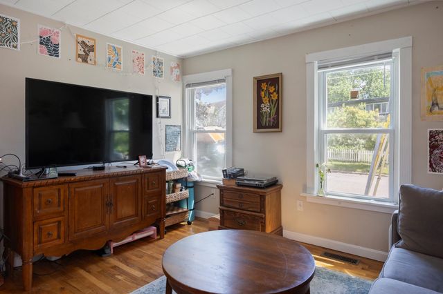 76 Ward Street, Burlington, VT 05401
