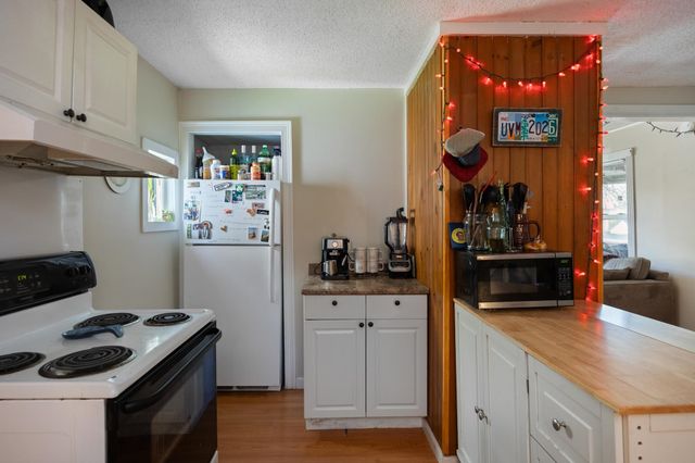 76 Ward Street, Burlington, VT 05401