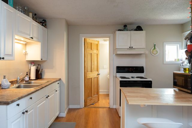 76 Ward Street, Burlington, VT 05401