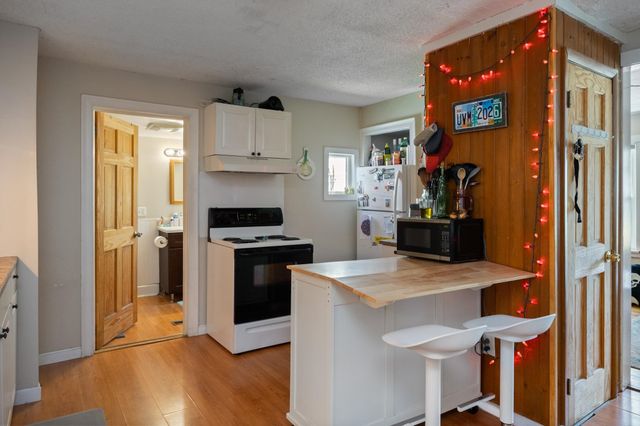 76 Ward Street, Burlington, VT 05401