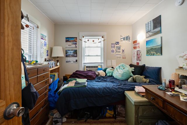 76 Ward Street, Burlington, VT 05401