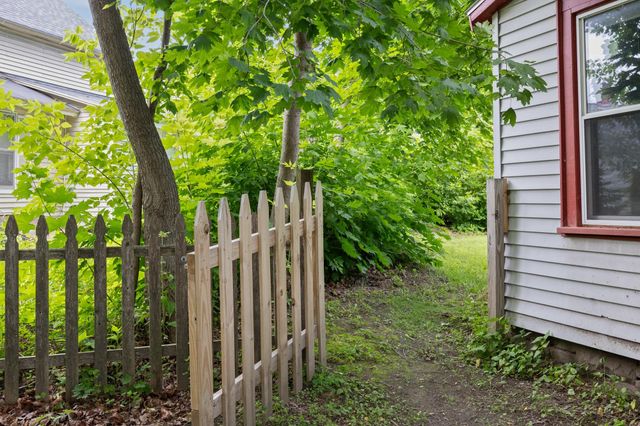 76 Ward Street, Burlington, VT 05401