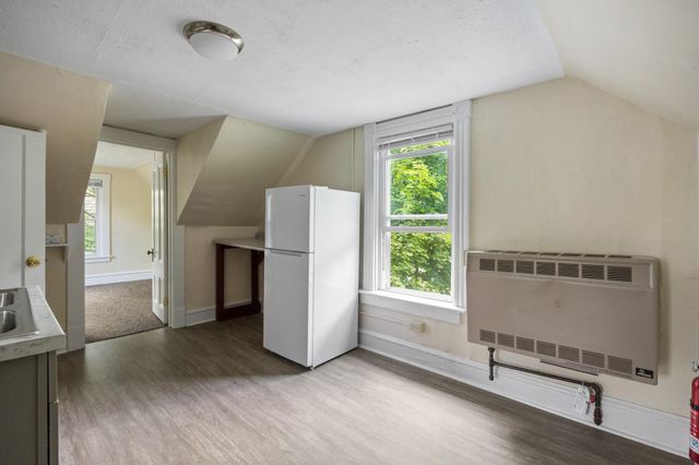 76 Ward Street, Burlington, VT 05401