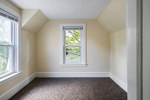 76 Ward Street, Burlington, VT 05401