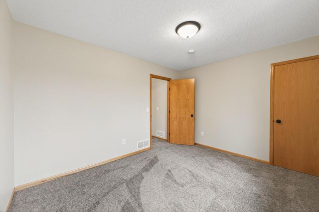 7669 386th Street, North Branch, MN 55056