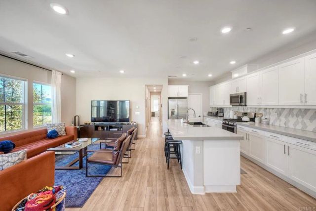 10862 Everly Way, San Diego, CA 92129