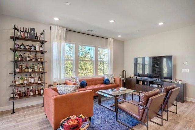 10862 Everly Way, San Diego, CA 92129