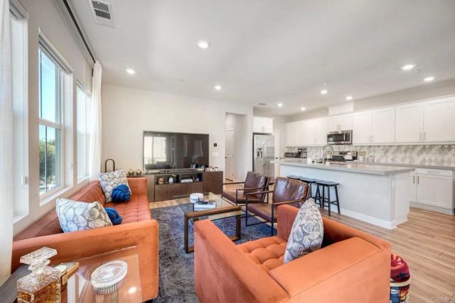 10862 Everly Way, San Diego, CA 92129
