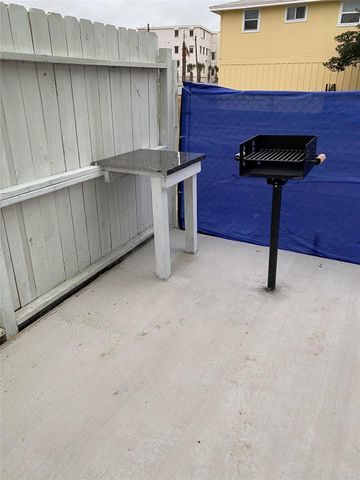 3624 87th St 1, Galveston, TX 77554