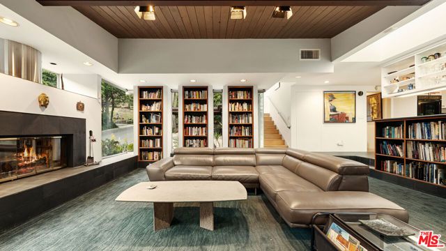 13044 Sky Valley Road, Los Angeles, CA 90049