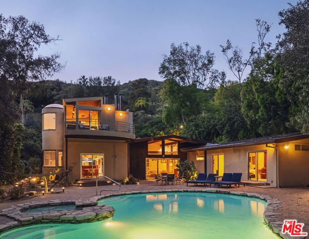 13044 Sky Valley Road, Los Angeles, CA 90049
