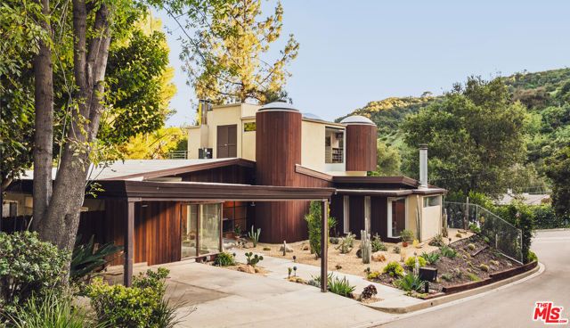 13044 Sky Valley Road, Los Angeles, CA 90049
