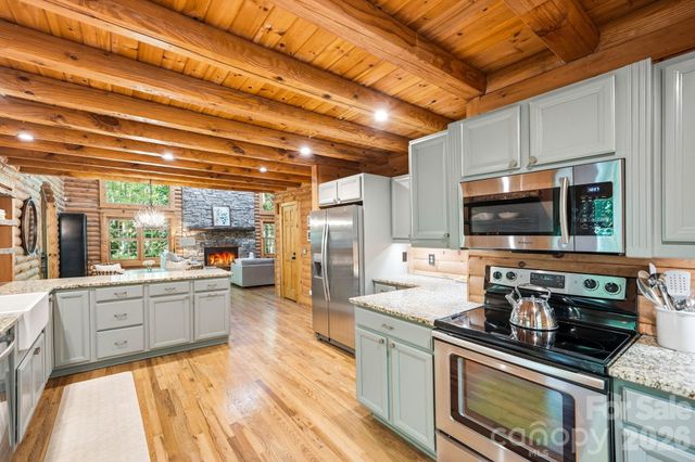 16 Shadow Brook Drive, Flat Rock, NC 28731