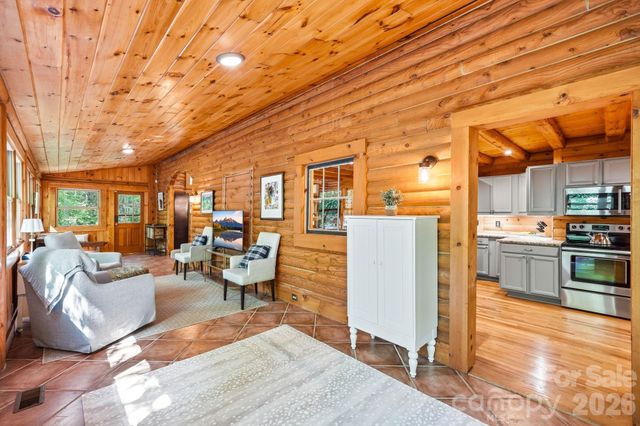 16 Shadow Brook Drive, Flat Rock, NC 28731