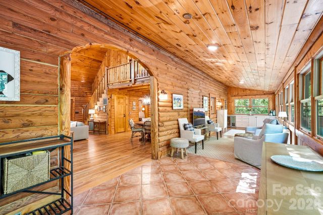 16 Shadow Brook Drive, Flat Rock, NC 28731