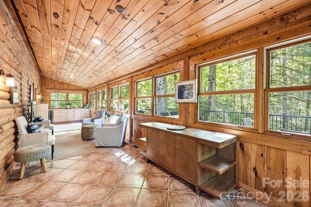 16 Shadow Brook Drive, Flat Rock, NC 28731
