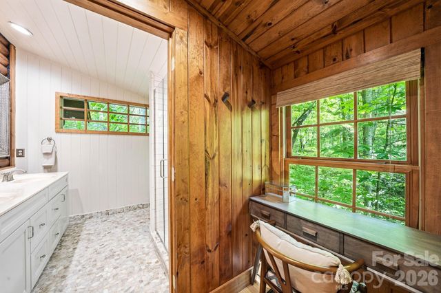 16 Shadow Brook Drive, Flat Rock, NC 28731