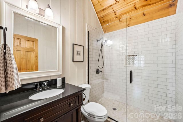 16 Shadow Brook Drive, Flat Rock, NC 28731