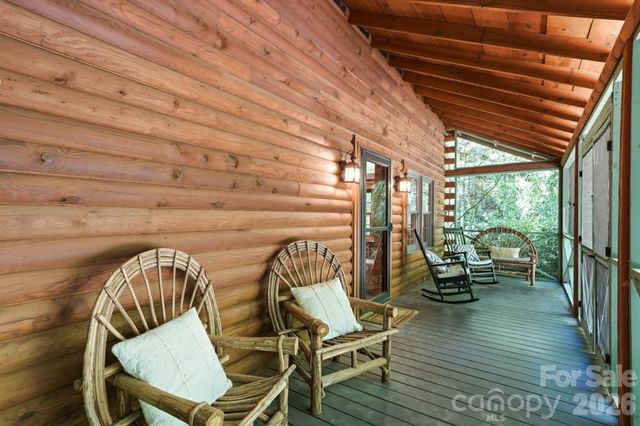 16 Shadow Brook Drive, Flat Rock, NC 28731
