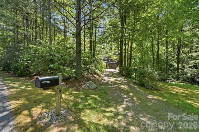 16 Shadow Brook Drive, Flat Rock, NC 28731