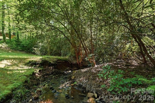 16 Shadow Brook Drive, Flat Rock, NC 28731