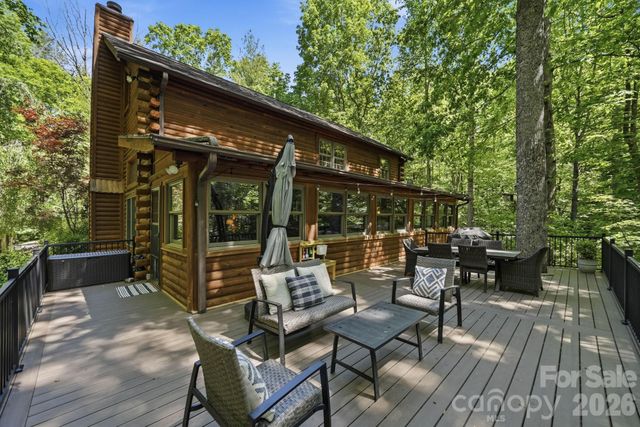 16 Shadow Brook Drive, Flat Rock, NC 28731