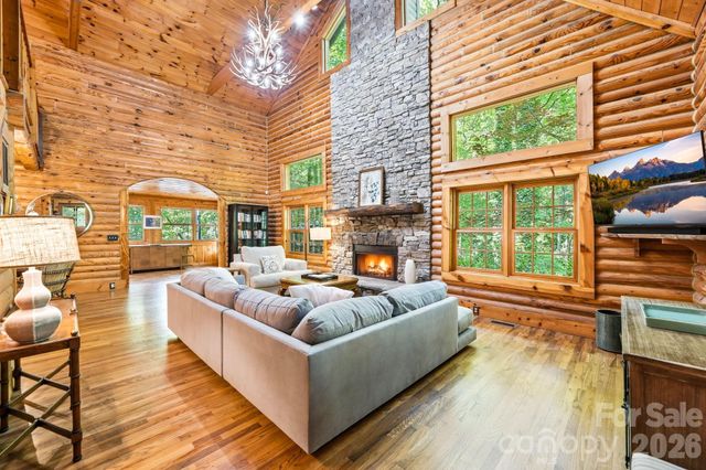 16 Shadow Brook Drive, Flat Rock, NC 28731