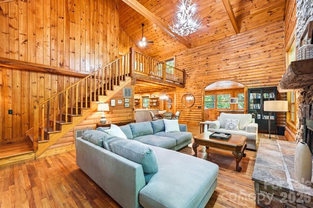 16 Shadow Brook Drive, Flat Rock, NC 28731